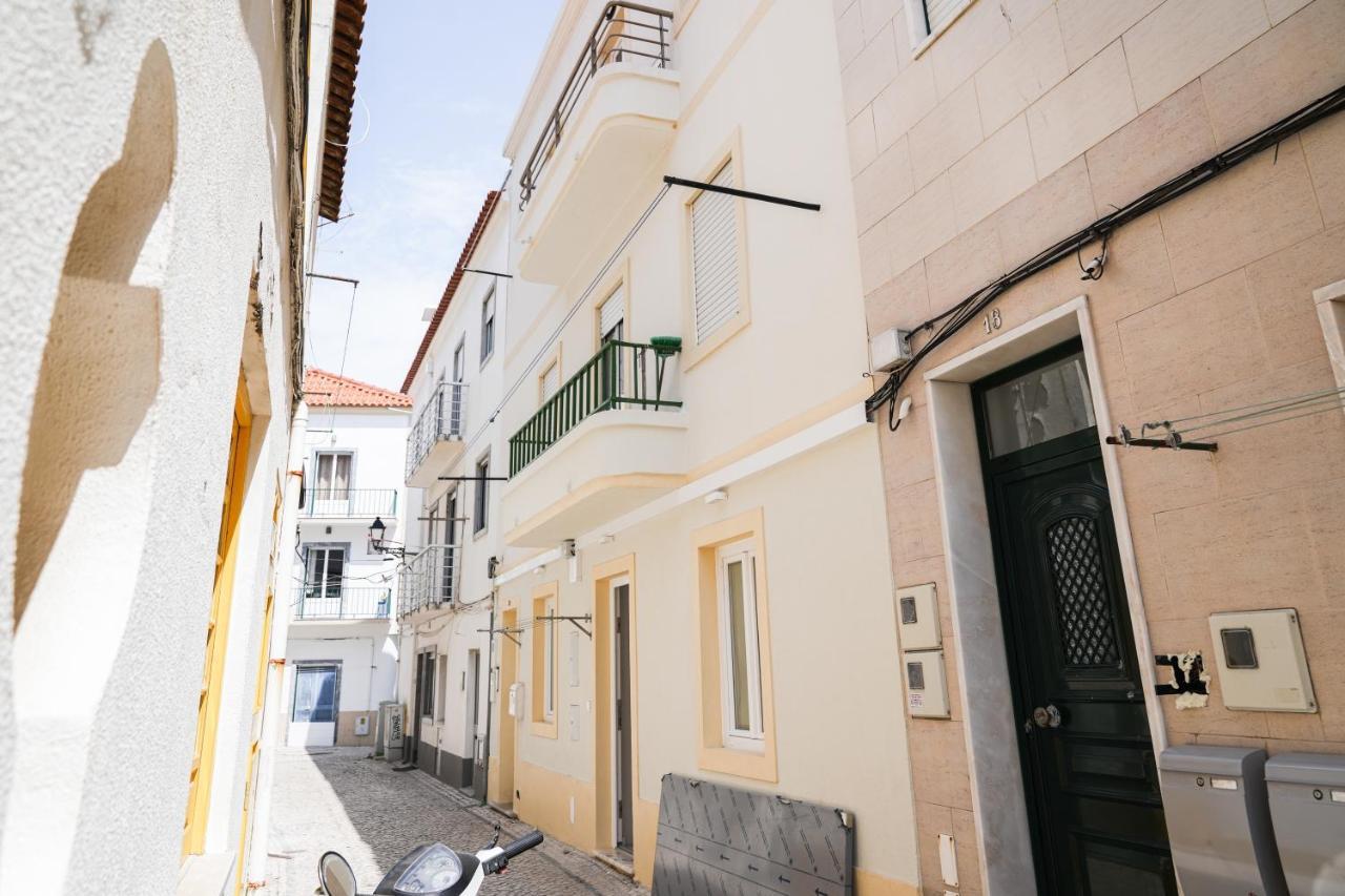 Nazare One Bedroom, 2 Mins From The Beach Exteriör bild